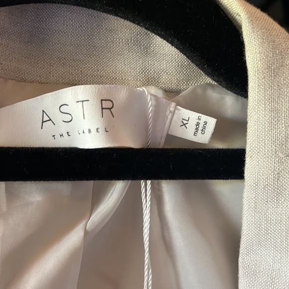 Astr the Label Linen Blazer Dress - Picture 12 of 13